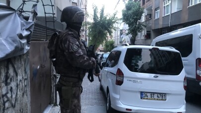 Esenler’de şafak vakti helikopter destekli narkotik operasyonu: 35 gözaltı
