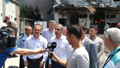 Fabrika yangını kontrol altına alınıyor