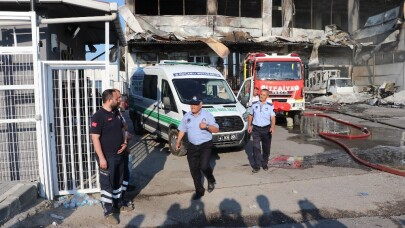 Fabrika yangınında ölen işçilerin cenazeleri Adli Tıp’a gönderildi