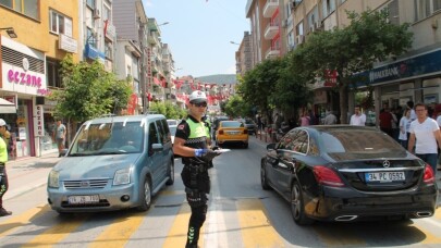 Gemlik emniyeti sürücü seyahat karnesi dağıttı