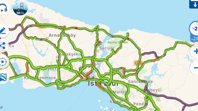 İstanbul trafiğinde sıra dışı Pazartesi manzarası havadan görüntülendi