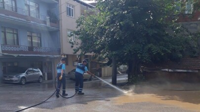 İzmit Belediyesi’nden sel mağdurlarına sıcak çorba ikramı