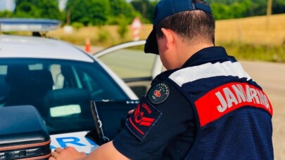Jandarma çocukları terör ve uyuşturucudan uzak tutmak için gece gündüz çalışıyor