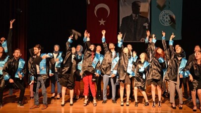 Keles MYO’da mezuniyet coşkusu