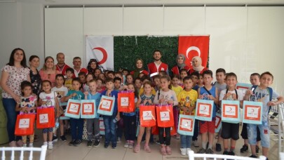 Kırmızı Hilal ile karne heyecanı