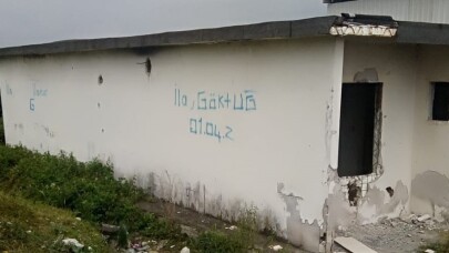 Körfez’de metruk binalar yıkılıyor