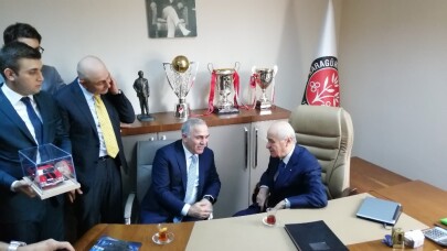 MHP Genel Başkanı Devlet Bahçeli, Karagümrük Spor Kulübü’nü ziyaret etti