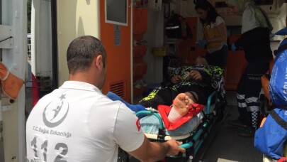 Motoruyla düştüğü dağlık alanda mahsur şahsı ekipler kurtardı