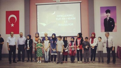 Orhaneli’de gençler Kur-an’ı Kerim ile buluşuyor