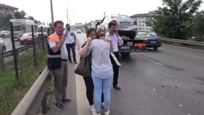 (Özel) E-5’te kadın sürücüyü gözyaşlarına boğan zincirleme kaza