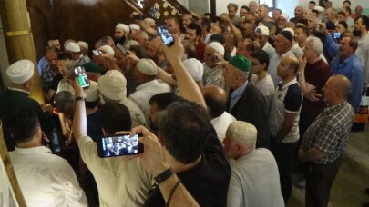 (Özel) İnegöl’de sakal-ı şerif izdihamı