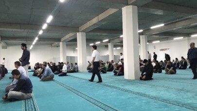 Sakarya’nın en büyük Külliyesi Şeyh Edebali Cami ibadete açıldı