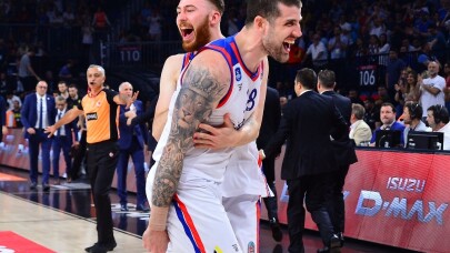 Şampiyon Anadolu Efes, kupasını aldı