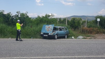 Takla atan araçtan biri çocuk üç kişi sağ çıktı