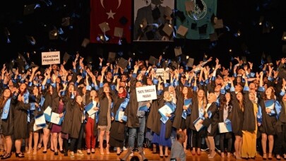 Teknik Bilimler öğrencileri diplomalarını aldı