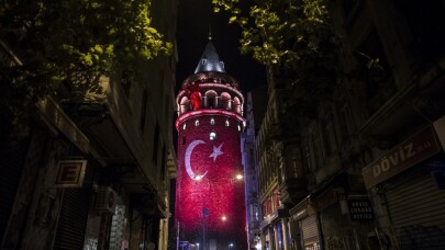 Türkiye İzlanda maçı öncesi İstanbul’da her yer kırmızı beyaza bürünecek