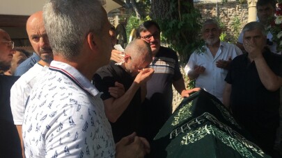 Ünlü rapçi Ceza’nın babası son yolculuğuna uğurlandı