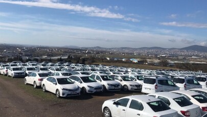 1 günde 97 araç 10’ar dakika arayla yarı fiyatına satılacak