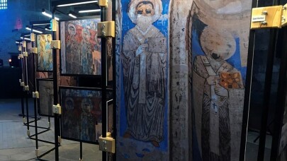 Akdamar Kilisesi fotoğraf sergisi Aya İrini’de açıldı