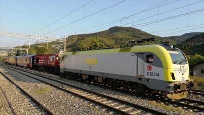 Balıkesir-Kütahya arasında ilk elektrikli tren çalıştı