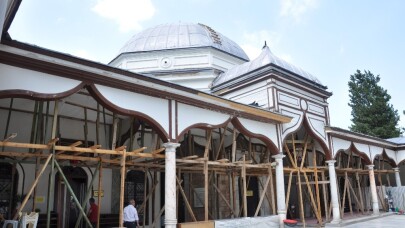 Emir Sultan’da bitmeyen restorasyon çilesi