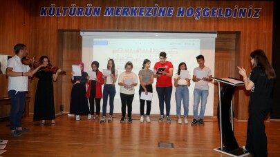 Gençlik korosu derslerine başladı