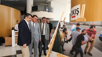 İHA’nın 15 Temmuz sergisi Yıldırım Belediyesi’nde açıldı