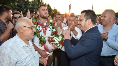 Kırkpınar’ın fatihine muhteşem karşılama