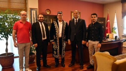 Özbek iş dünyasından Dündar’a ziyaret