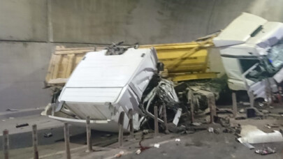 Sabiha Gökçen Havalimanı bağlantı yolundaki tünelde feci kaza