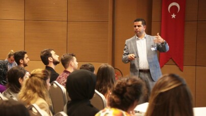 Stajyer öğrencilere kurum içi adaptasyon eğitimi