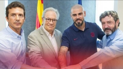 Victor Valdes yeniden Barcelona’da