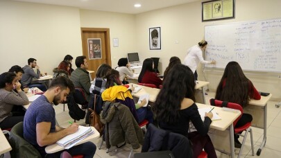 Ataşehir Belediyesi’nin ders ve etüt desteğiyle 220 aday üniversiteye yerleşti