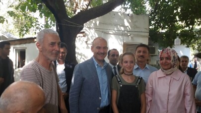 Bakan Soylu, huzurevi sakinleriyle bayramlaştı