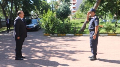 Bursa Valisi Canbolat güvenlik güçleriyle bayramlaştı