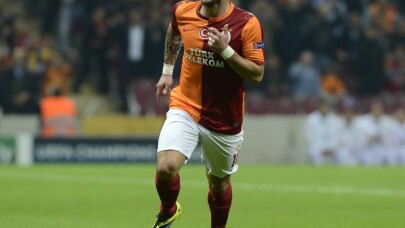 Hollandalı yıldız Wesley Sneijder, yeşil sahalara veda etti