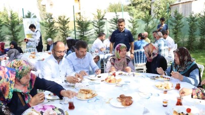 Kartepeli büyükler kahvaltıda buluştu