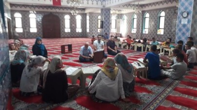 Kur’an kursu öğrencilerine bisiklet