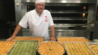 (Özel) Nadir Güllü’den “Bayramda baklava yemekten kaçının” diyen diyetisyenlere sert tepki