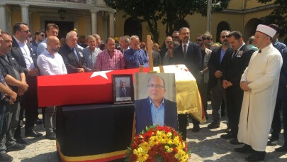 Prof. Dr. Ahmet Haluk Dursun için Galatasaray lisesinde tören düzenlendi