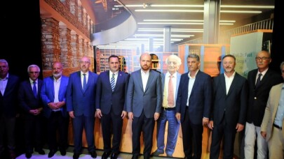 Prof. Dr. Fuat Sezgin’in çalışmalarının ve hayatının anlatıldığı Dijital Gösterim Merkezi açıldı
