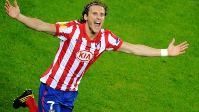 Uruguaylı futbolcu Diego Forlan, 40 yaşında futbolculuk kariyerini noktaladı