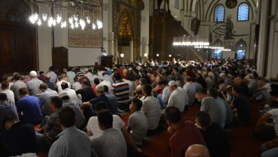 Vatandaşlar tarihi camilere akın etti