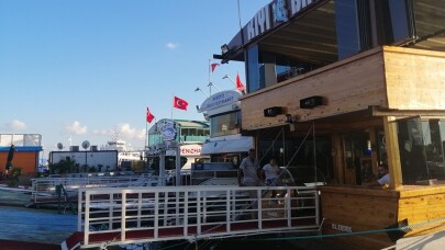 Yüzen restoranlara mahkemeden izin çıktı