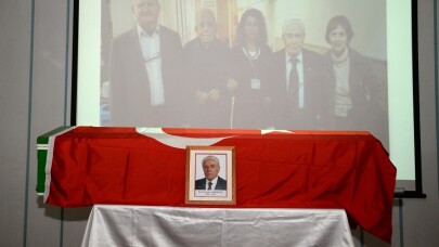 Yüzlerce asistan, binlerce öğrenci yetiştirmişti...