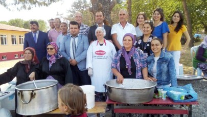 Balya’da pilav ve aşure hayrı düzenlendi