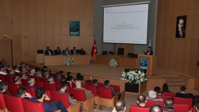 Başkan Hürriyet müteahhitlerle bir araya geldi