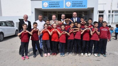 Başkan Orkan Kabakdere’de aşure dağıttı