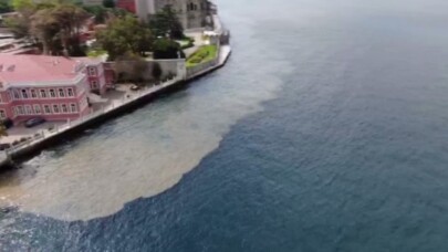 İstanbul Boğazı’nda dikkat çeken görüntü