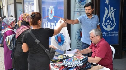 Kağıthane Belediyesinden 8 bin öğrenciye çanta ve kırtasiye yardımı